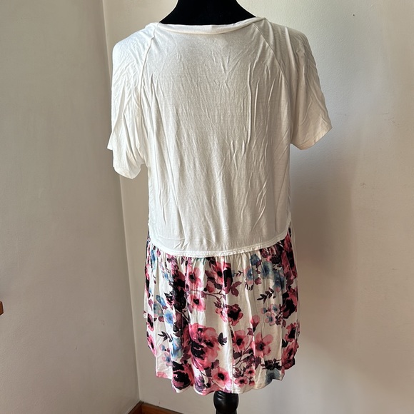 Color Block Floral Top - Picture 4 of 6